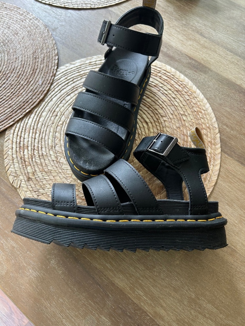 DR MARTENS BLAIRE SANDALS - SIZE 37